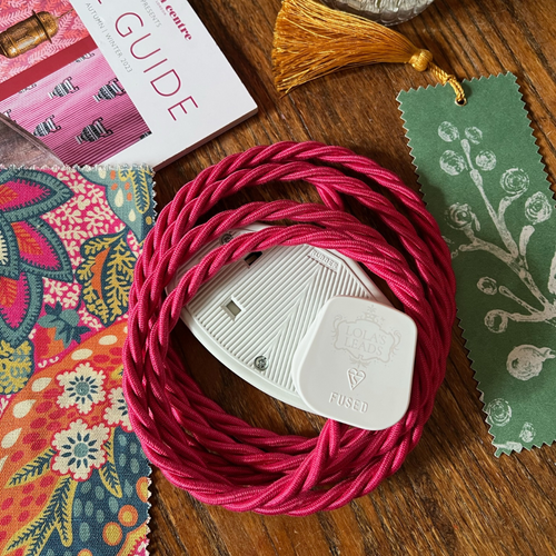 The Lola's Leads 2m Fabric Extension Cable in Raspberry